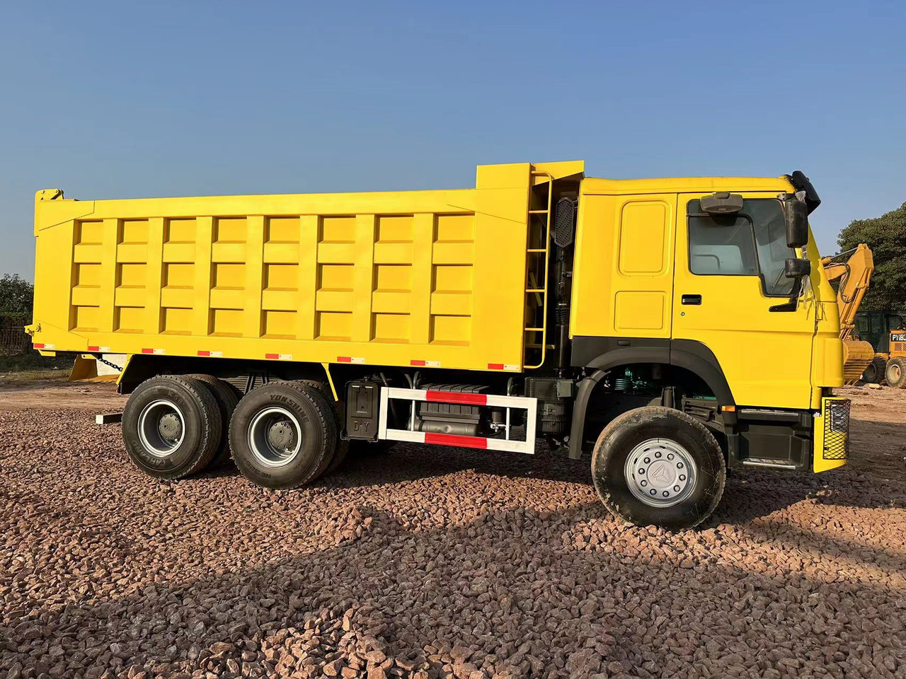 SINOTRUK HOWO 371 Dump Truck - Camion benne: photos 3 SINOTRUK HOWO 371 Dump Truck - Camion benne: photos 3