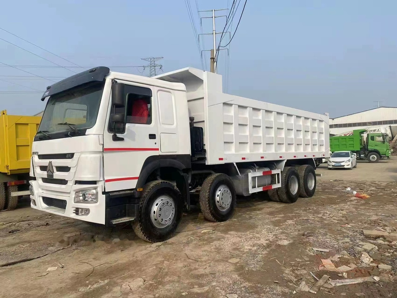 SINOTRUK HOWO 371 Tipper truck - Camion benne: photos 1 SINOTRUK HOWO 371 Tipper truck - Camion benne: photos 1
