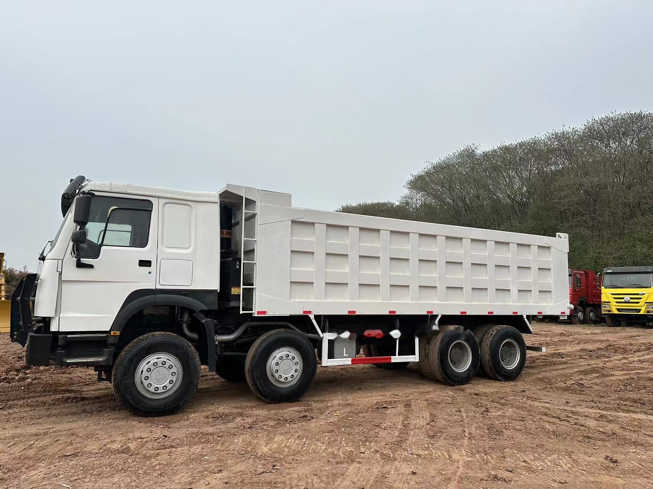 SINOTRUK HOWO 371 with Bumper - Camion benne: photos 5 SINOTRUK HOWO 371 with Bumper - Camion benne: photos 5