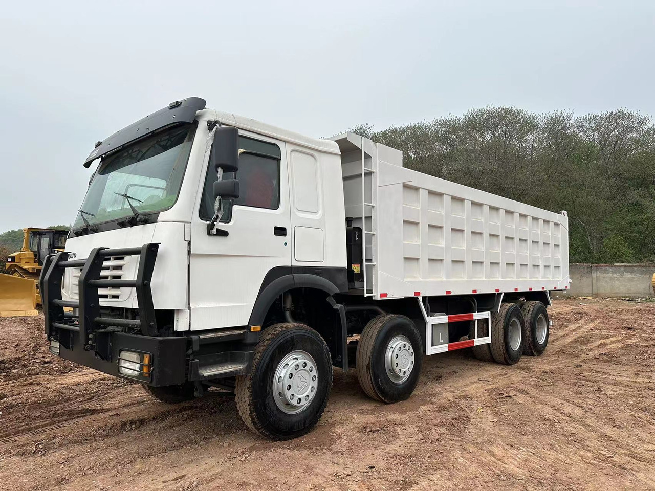 SINOTRUK HOWO 371 with Bumper - Camion benne: photos 2 SINOTRUK HOWO 371 with Bumper - Camion benne: photos 2