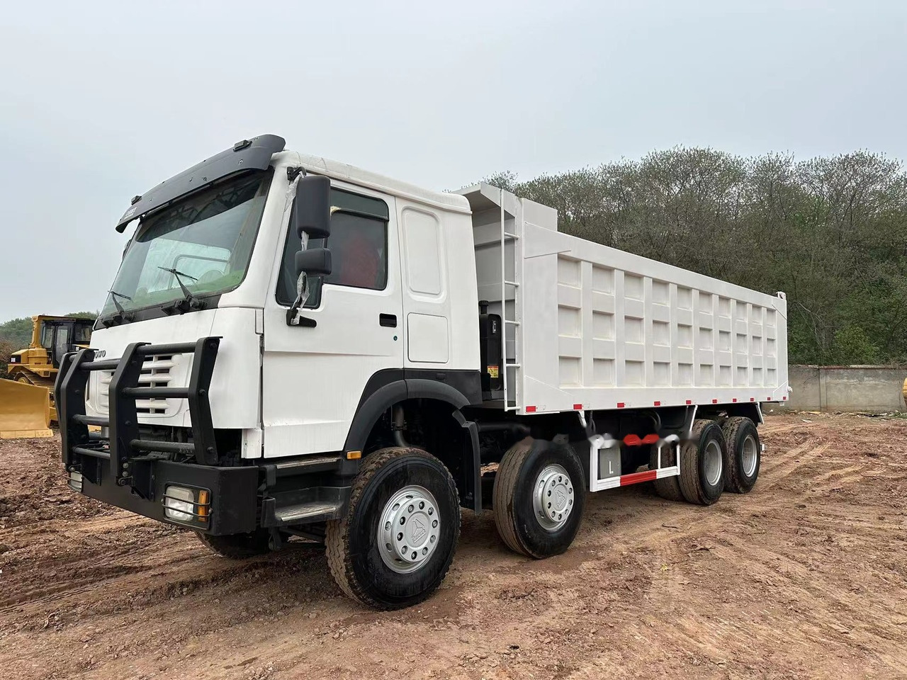 SINOTRUK HOWO 371 with Bumper - Camion benne: photos 2 SINOTRUK HOWO 371 with Bumper - Camion benne: photos 2