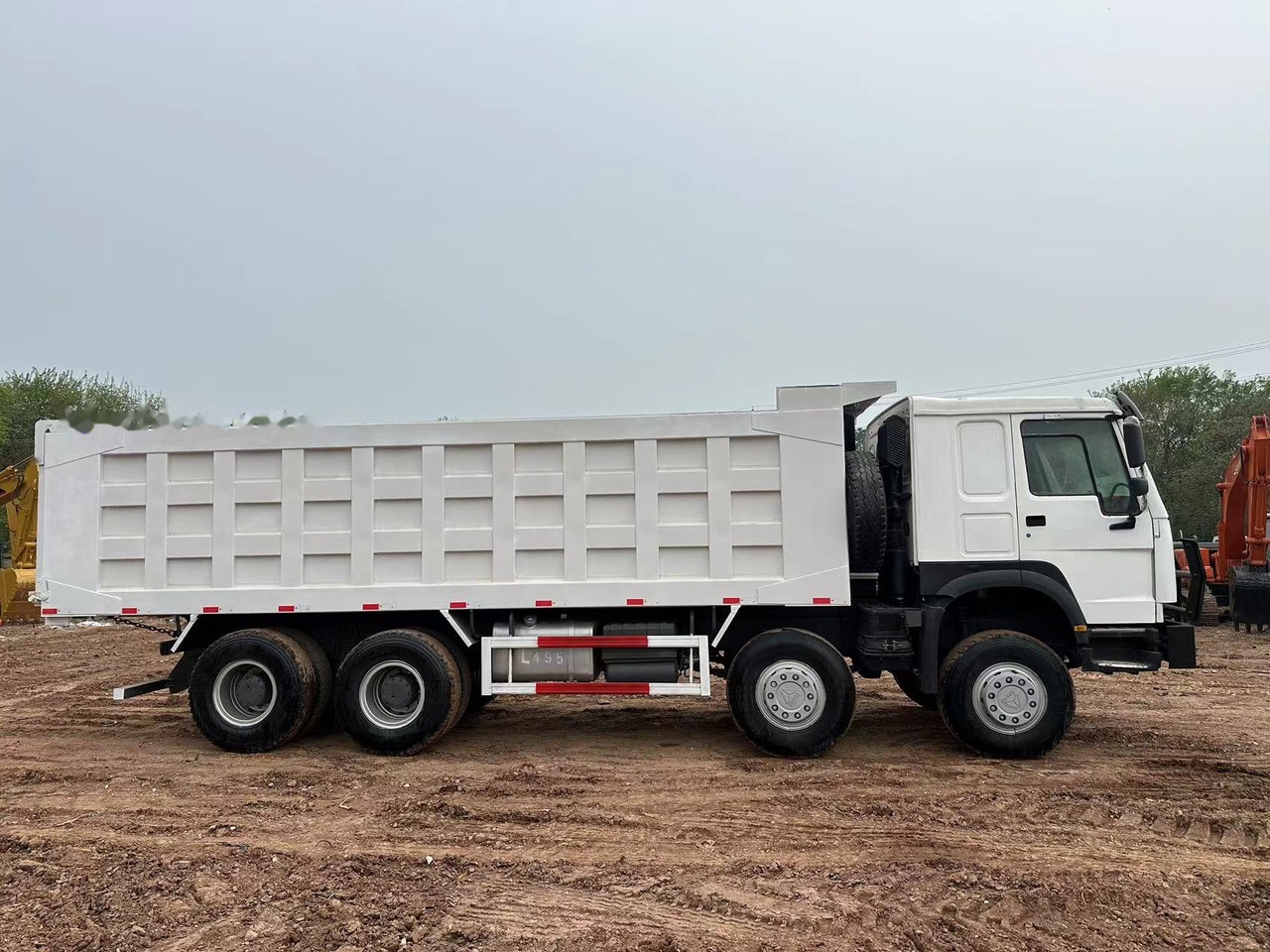 SINOTRUK HOWO 371 with Bumper - Camion benne: photos 3 SINOTRUK HOWO 371 with Bumper - Camion benne: photos 3