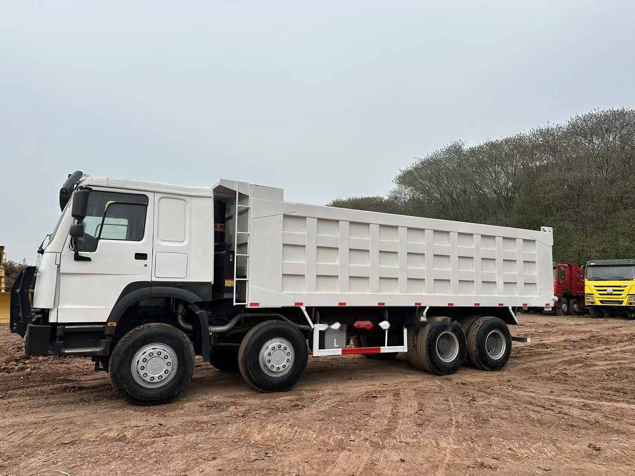 SINOTRUK HOWO 371 with Bumper - Camion benne: photos 5 SINOTRUK HOWO 371 with Bumper - Camion benne: photos 5