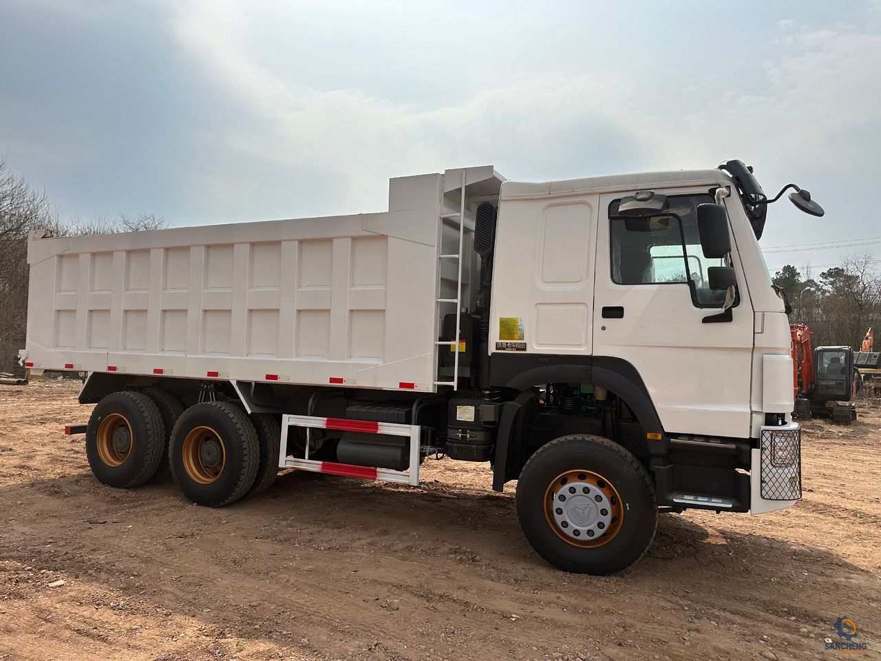 SINOTRUK HOWO Dump truck 371 6x4 - Camion benne: photos 2 SINOTRUK HOWO Dump truck 371 6x4 - Camion benne: photos 2