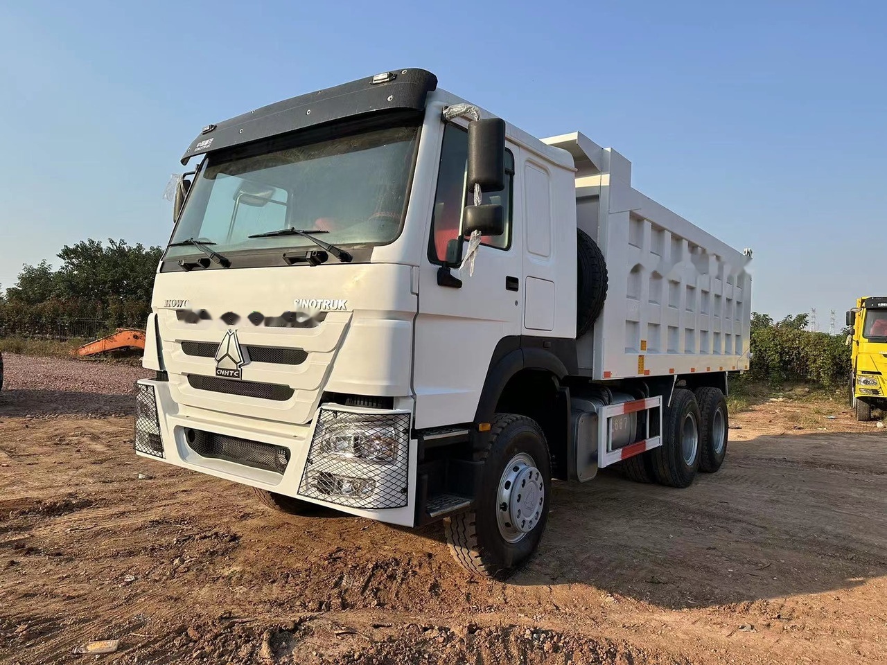 SINOTRUK HOWO HOWO 371 6x4 - Camion benne: photos 2 SINOTRUK HOWO HOWO 371 6x4 - Camion benne: photos 2