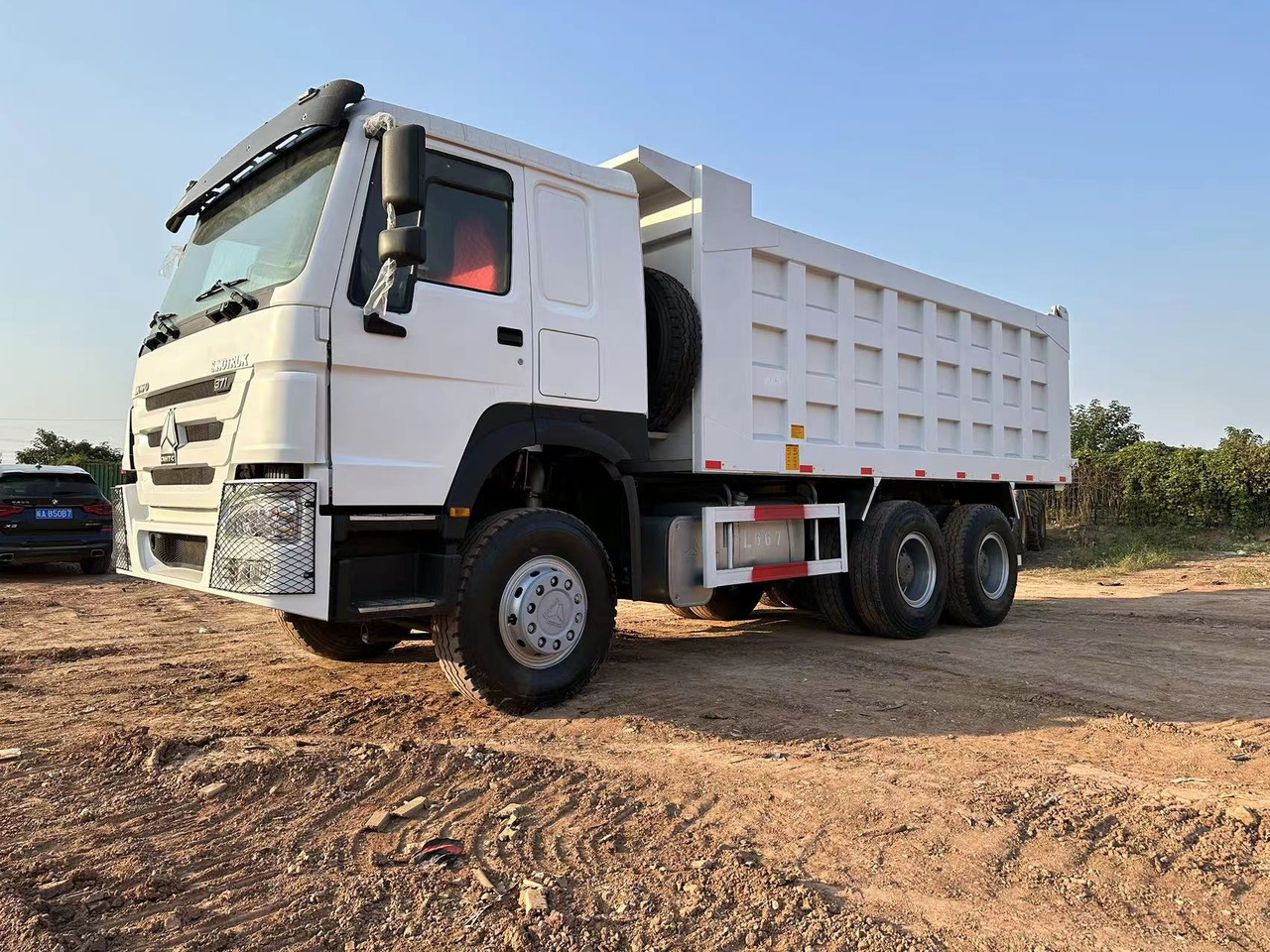 SINOTRUK HOWO HOWO 371 6x4 - Camion benne: photos 3 SINOTRUK HOWO HOWO 371 6x4 - Camion benne: photos 3