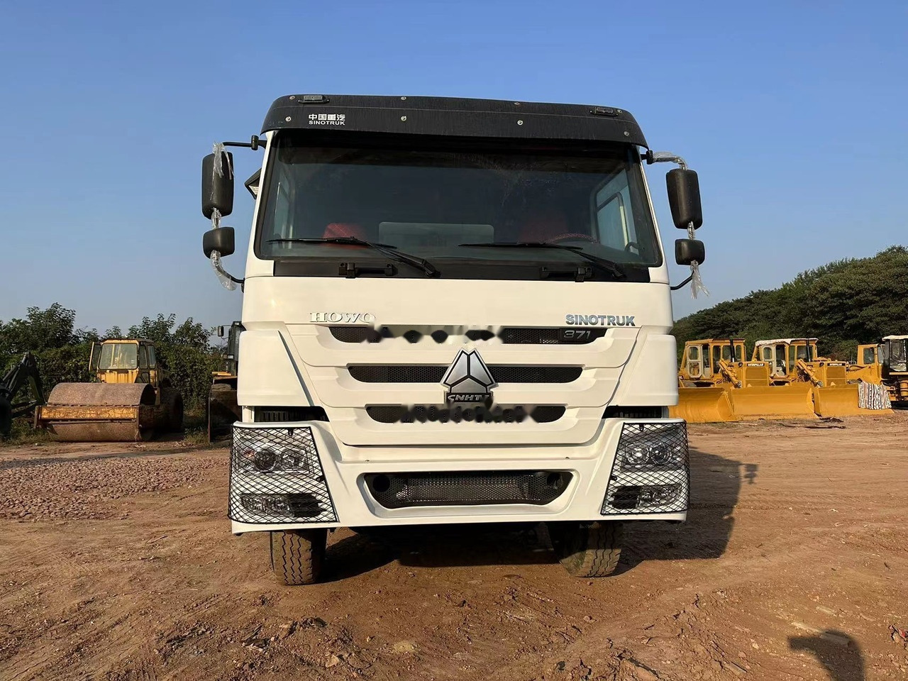 SINOTRUK HOWO HOWO 371 6x4 - Camion benne: photos 4 SINOTRUK HOWO HOWO 371 6x4 - Camion benne: photos 4