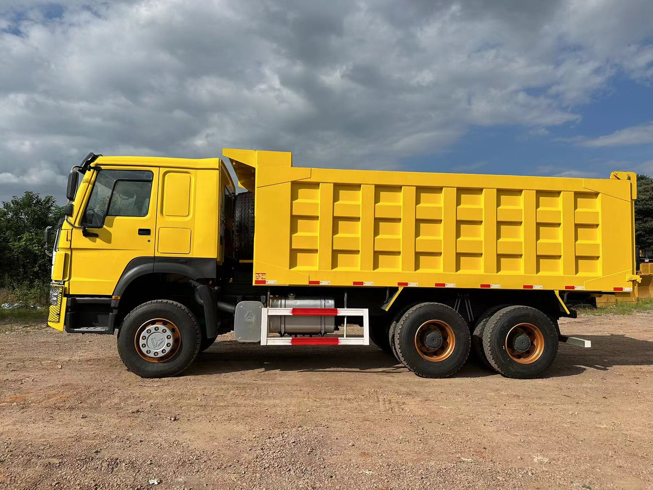 SINOTRUK Howo 371 Dump truck - Camion benne: photos 4 SINOTRUK Howo 371 Dump truck - Camion benne: photos 4