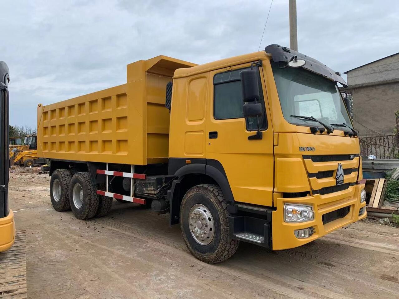 SINOTRUK Howo Dump truck 371 - Camion benne: photos 2 SINOTRUK Howo Dump truck 371 - Camion benne: photos 2