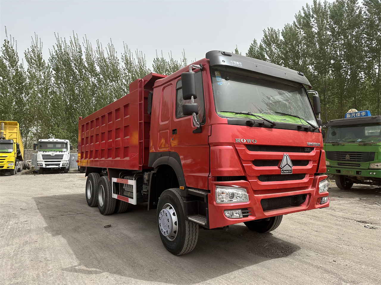 SINOTRUK Howo Dump truck 371 - Camion benne: photos 1 SINOTRUK Howo Dump truck 371 - Camion benne: photos 1