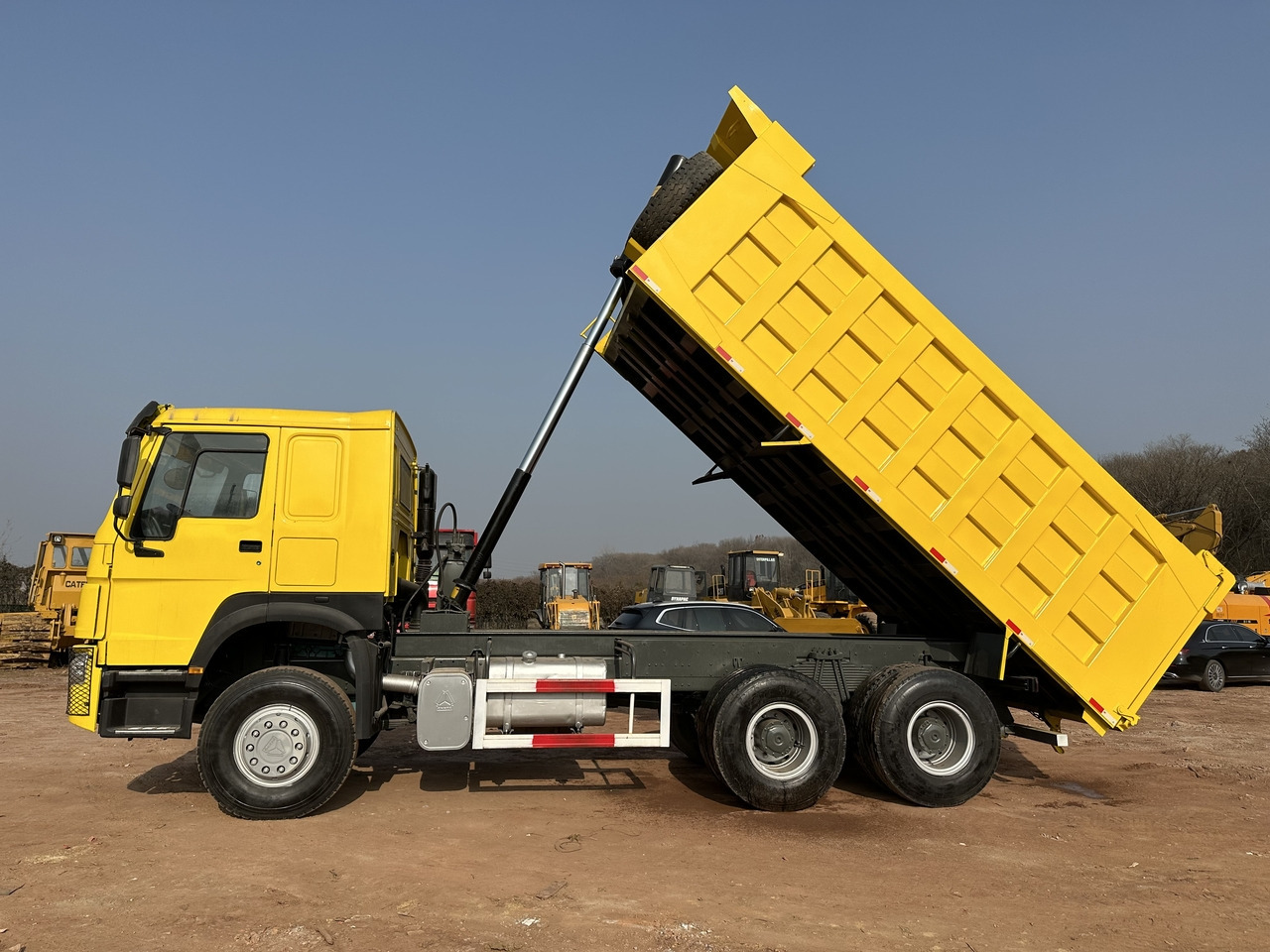 Camion benne pour transport de silo SINOTRUK Howo Dump truck 371hp: photos 6