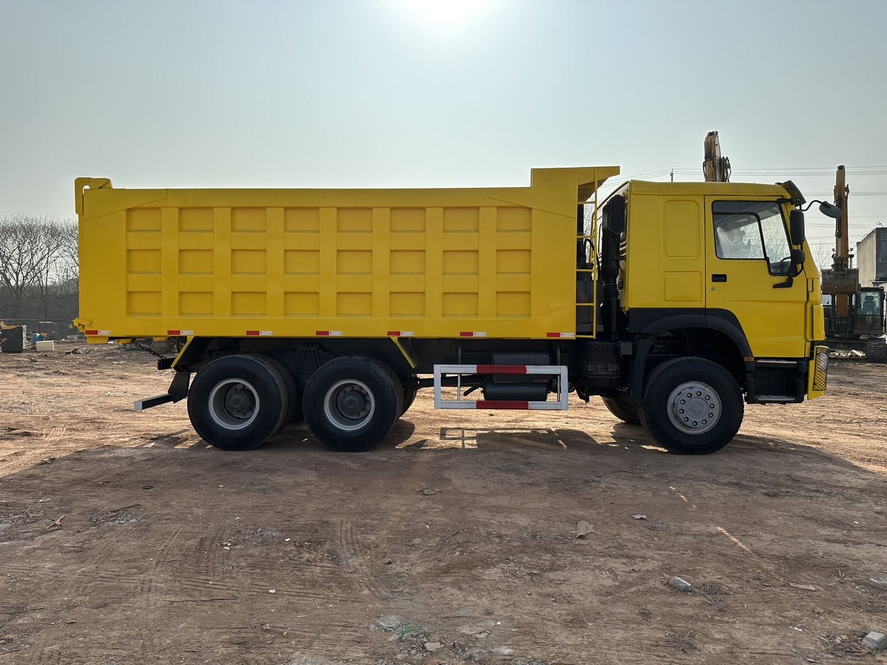 SINOTRUK Howo Dump truck 371hp - Camion benne: photos 5 SINOTRUK Howo Dump truck 371hp - Camion benne: photos 5