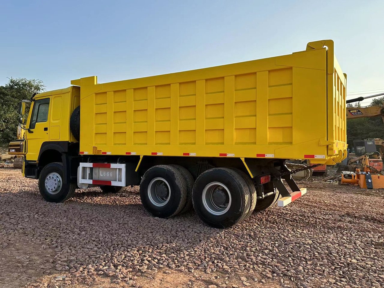 SINOTRUK Howo tipper truck 371 - Camion benne: photos 2 SINOTRUK Howo tipper truck 371 - Camion benne: photos 2