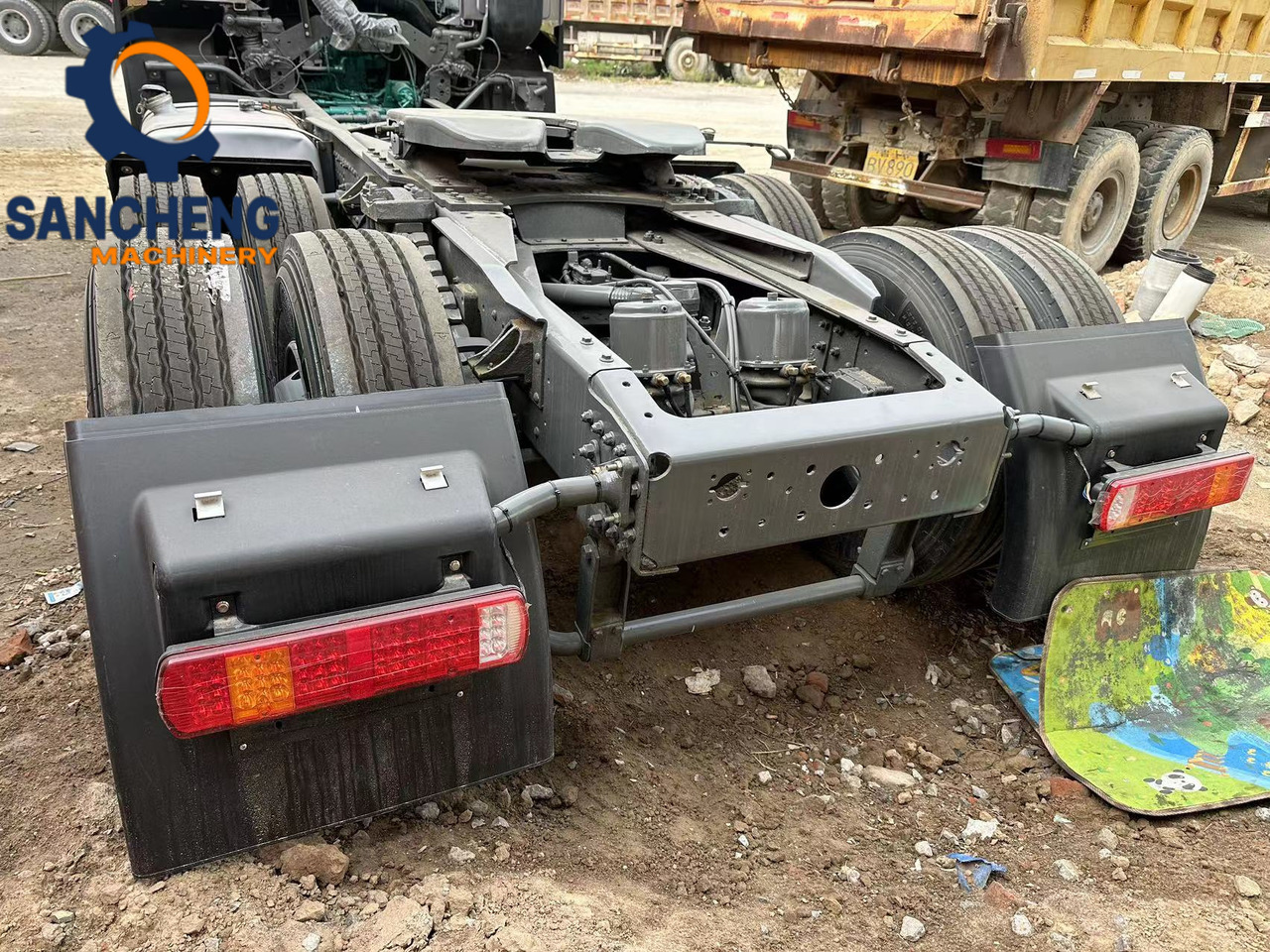 Tracteur routier HOWO 380hp: photos 10