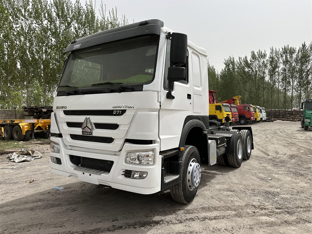 SINOTRUK Howo 371 Truck Head - Tracteur routier: photos 4 SINOTRUK Howo 371 Truck Head - Tracteur routier: photos 4