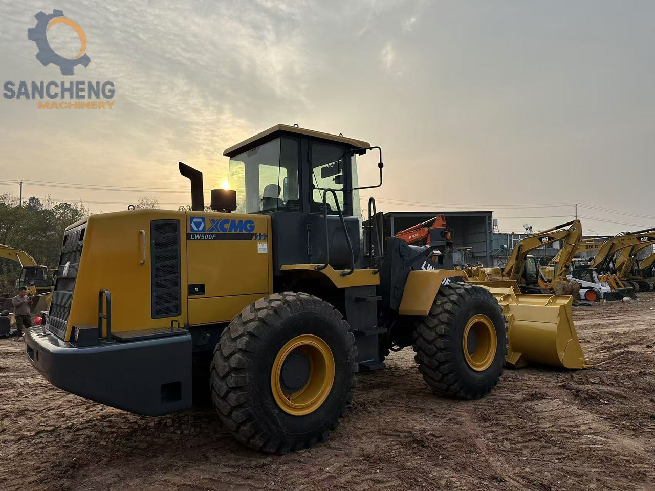 XCMG LW500F - Chargeuse sur pneus: photos 2 XCMG LW500F - Chargeuse sur pneus: photos 2