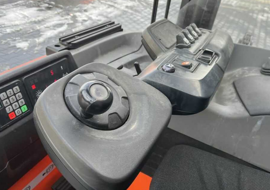 Chariot à mât rétractable BT RRE120M: photos 8 Chariot à mât rétractable BT RRE120M: photos 8