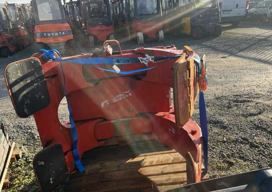 Bolzoni AR-37RJ-13 - Pinces pour Chariot élévateur: photos 2 Bolzoni AR-37RJ-13 - Pinces pour Chariot élévateur: photos 2