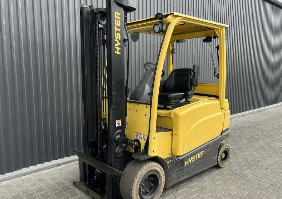 Hyster J3.0XN - Chariot élévateur électrique: photos 1 Hyster J3.0XN - Chariot élévateur électrique: photos 1