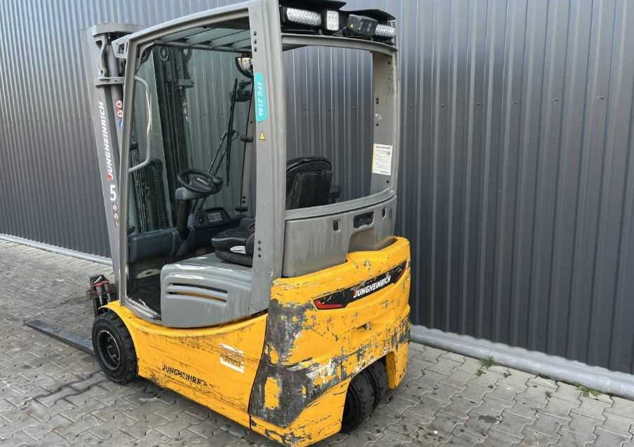 Jungheinrich EFG218k - Chariot élévateur électrique: photos 3 Jungheinrich EFG218k - Chariot élévateur électrique: photos 3