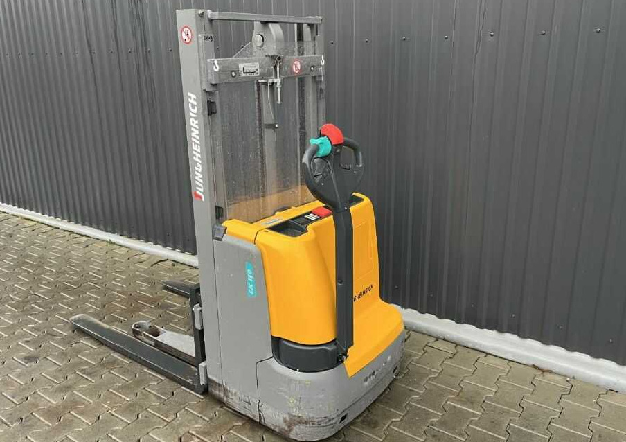 Jungheinrich EJC110 - Gerbeur: photos 3 Jungheinrich EJC110 - Gerbeur: photos 3