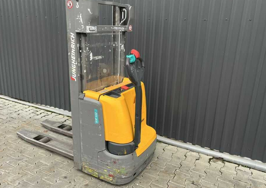 Jungheinrich EJC112 - Gerbeur: photos 3 Jungheinrich EJC112 - Gerbeur: photos 3