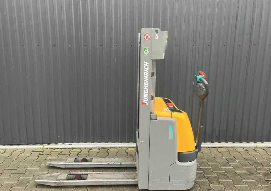 Jungheinrich EJC112 - Gerbeur: photos 2 Jungheinrich EJC112 - Gerbeur: photos 2