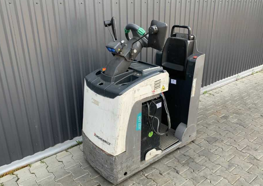 Jungheinrich EZS130 - Chariot tracteur: photos 1 Jungheinrich EZS130 - Chariot tracteur: photos 1