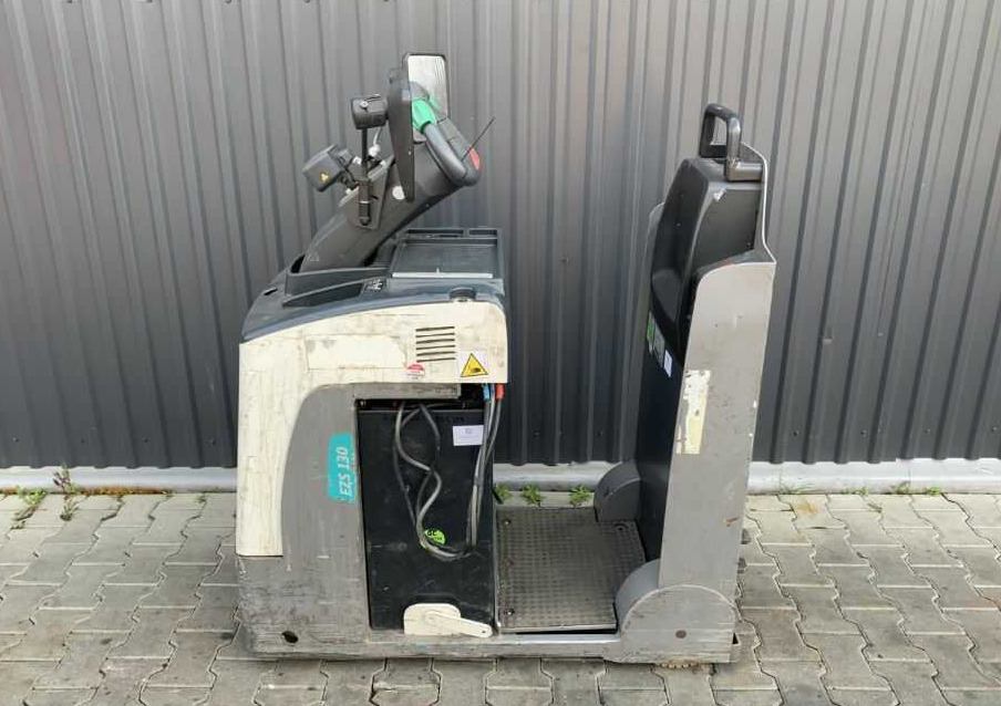 Jungheinrich EZS130 - Chariot tracteur: photos 2 Jungheinrich EZS130 - Chariot tracteur: photos 2
