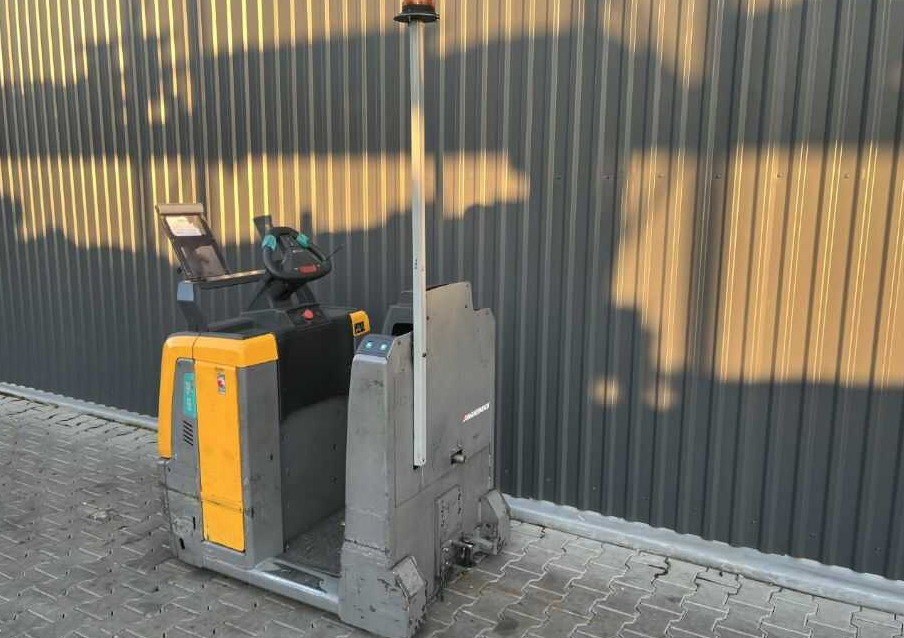 Jungheinrich EZS350 - Chariot tracteur: photos 3 Jungheinrich EZS350 - Chariot tracteur: photos 3