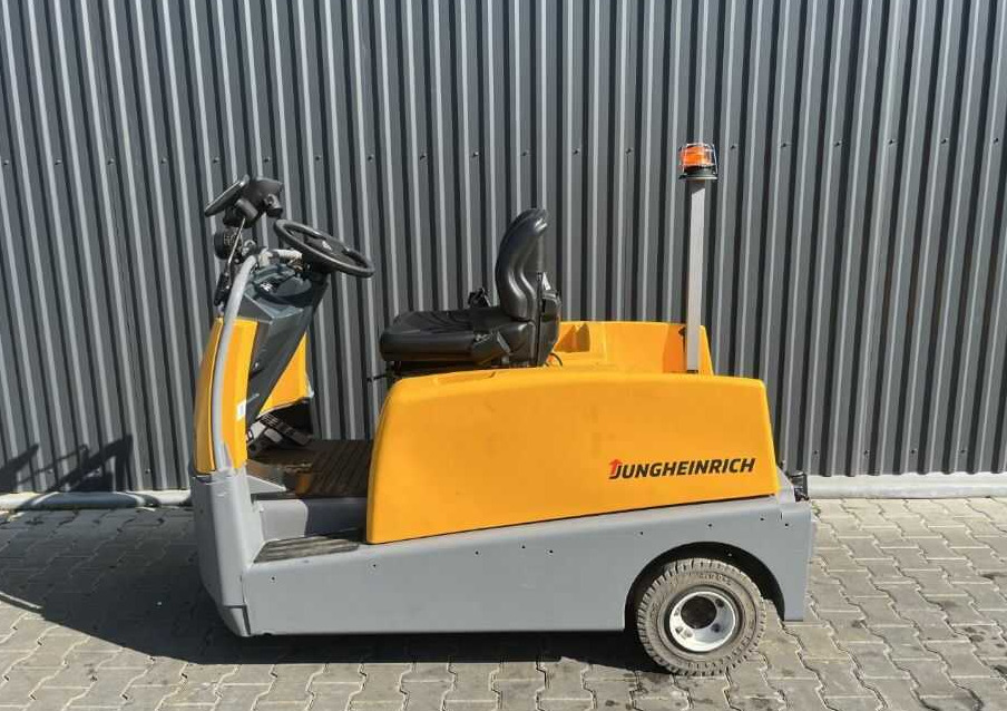 Jungheinrich EZS590 - Chariot tracteur: photos 2 Jungheinrich EZS590 - Chariot tracteur: photos 2