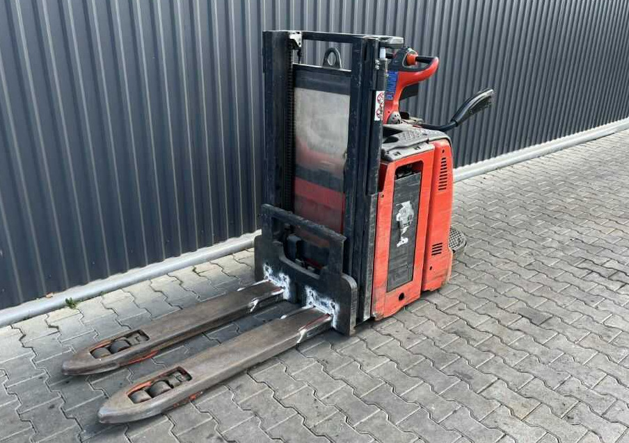 Linde D12AP - Gerbeur: photos 1 Linde D12AP - Gerbeur: photos 1