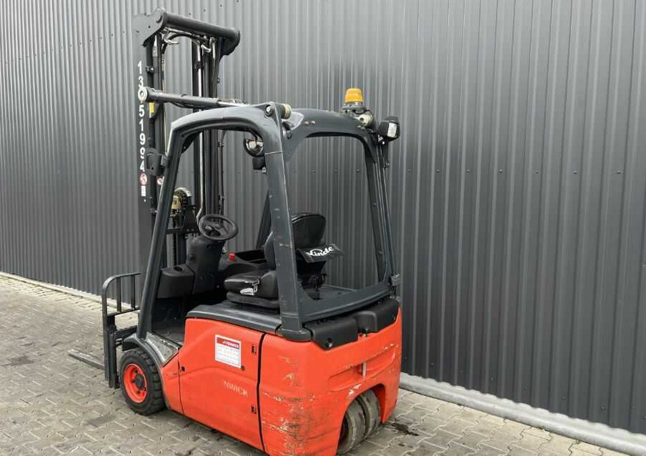 Linde E15-01 - Chariot élévateur électrique: photos 3 Linde E15-01 - Chariot élévateur électrique: photos 3