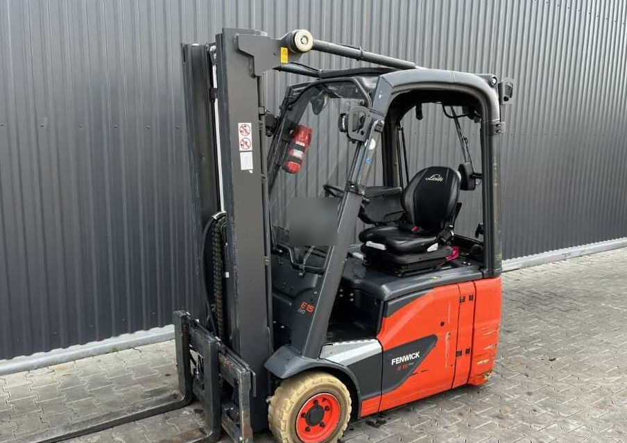 Linde E15-02 - Chariot élévateur électrique: photos 1 Linde E15-02 - Chariot élévateur électrique: photos 1