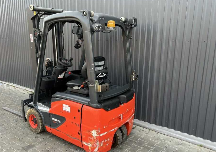 Linde E15-02 - Chariot élévateur électrique: photos 3 Linde E15-02 - Chariot élévateur électrique: photos 3