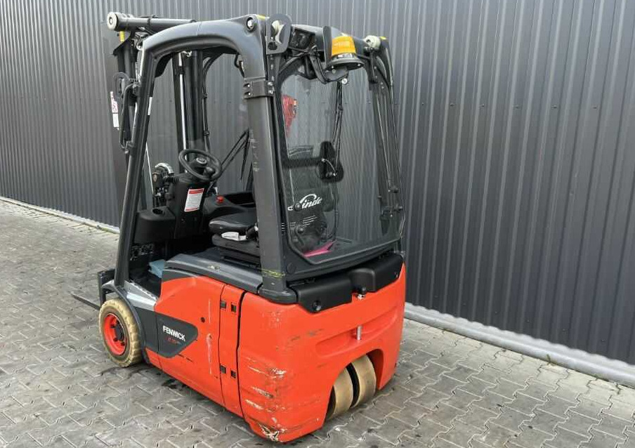 Linde E15-02 - Chariot élévateur électrique: photos 3 Linde E15-02 - Chariot élévateur électrique: photos 3