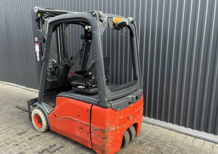 Linde E16-01 - Chariot élévateur électrique: photos 3 Linde E16-01 - Chariot élévateur électrique: photos 3