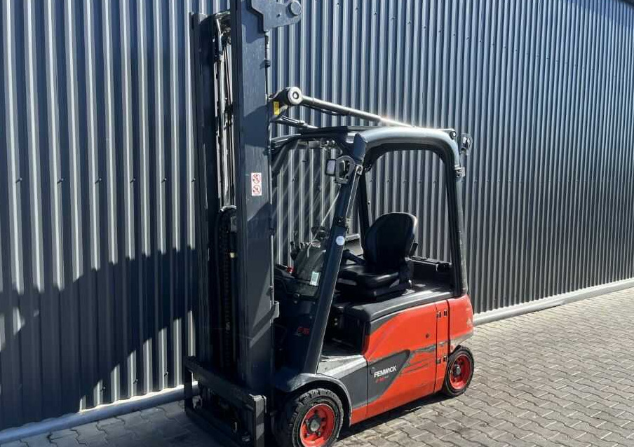 Linde E16P-02 - Chariot élévateur électrique: photos 1 Linde E16P-02 - Chariot élévateur électrique: photos 1
