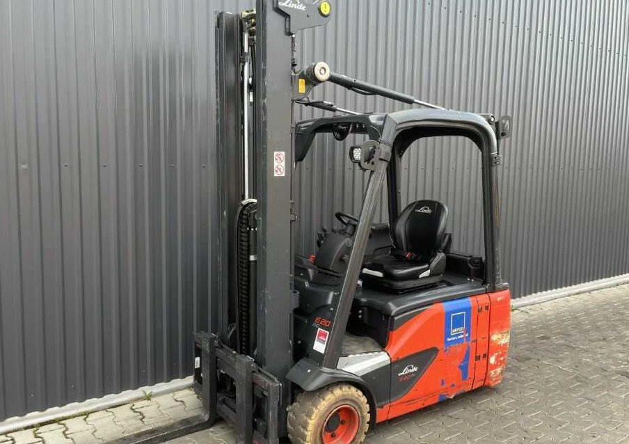 Linde E20L-02 - Chariot élévateur électrique: photos 1 Linde E20L-02 - Chariot élévateur électrique: photos 1