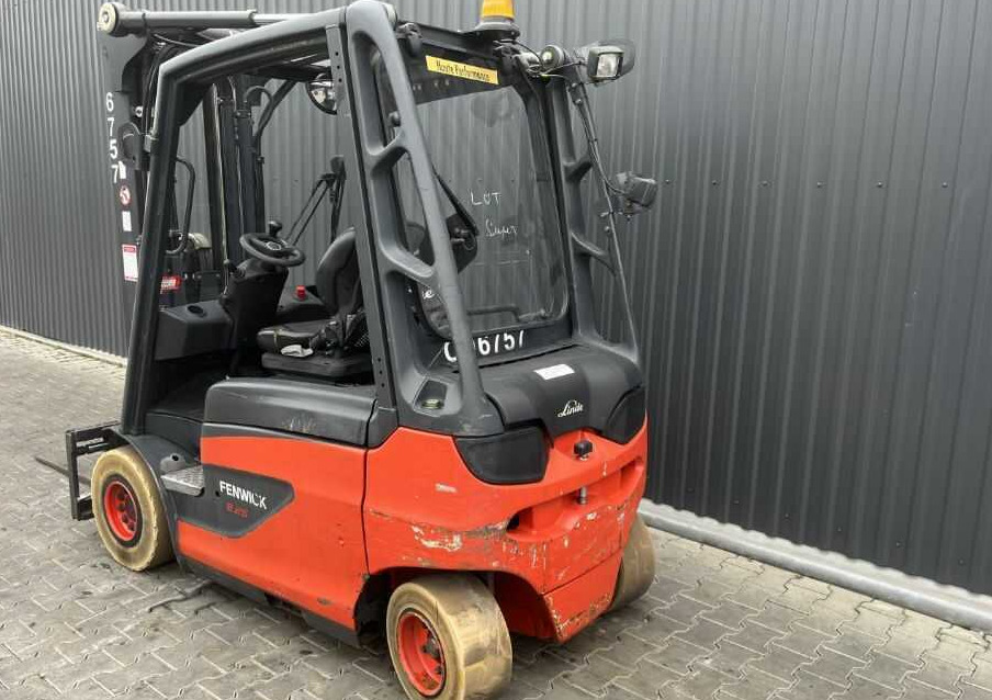 Linde E25-01 - Chariot élévateur électrique: photos 3 Linde E25-01 - Chariot élévateur électrique: photos 3