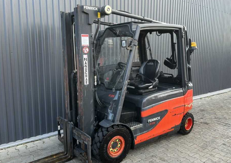 Linde E25L-01 - Chariot élévateur électrique: photos 1 Linde E25L-01 - Chariot élévateur électrique: photos 1