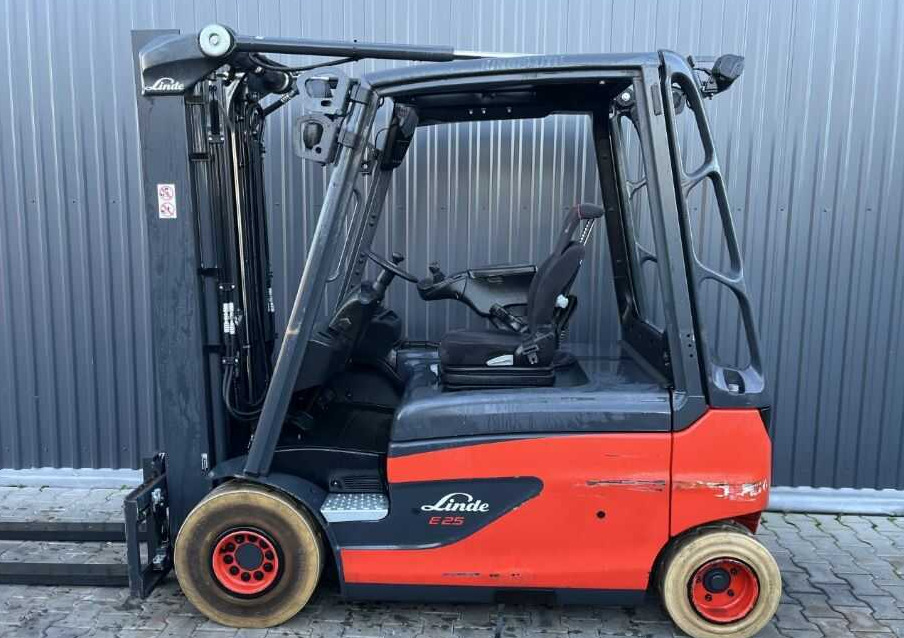 Linde E25L-02 - Chariot élévateur électrique: photos 2 Linde E25L-02 - Chariot élévateur électrique: photos 2