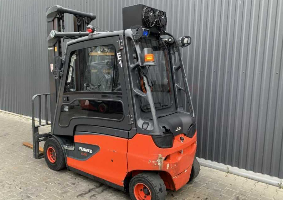 Linde E25L-02 - Chariot élévateur électrique: photos 3 Linde E25L-02 - Chariot élévateur électrique: photos 3
