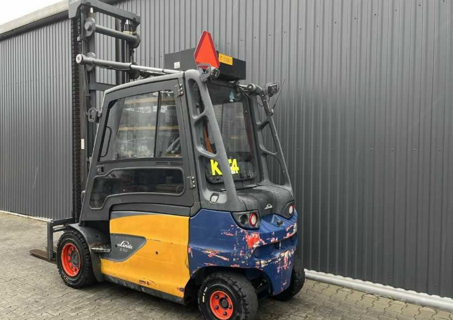 Linde E50HL-01/600 - Chariot élévateur électrique: photos 3 Linde E50HL-01/600 - Chariot élévateur électrique: photos 3