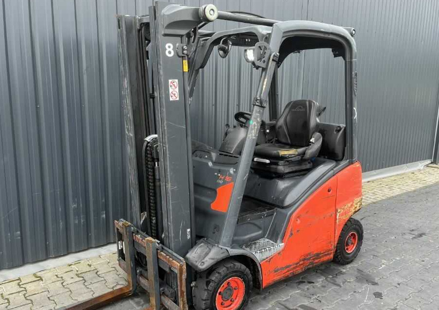 Linde H16T-01 - Chariot élévateur à gaz: photos 1 Linde H16T-01 - Chariot élévateur à gaz: photos 1