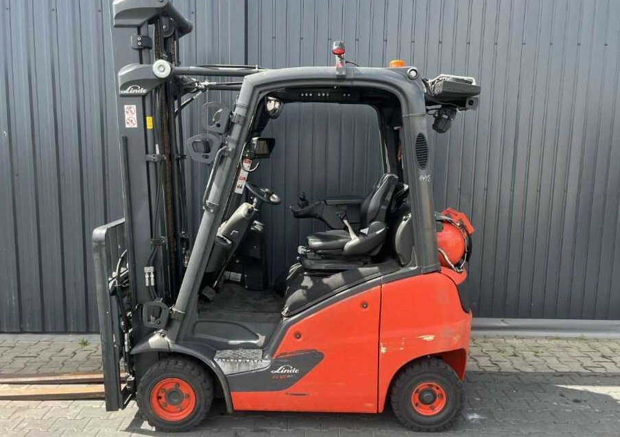 Linde H16T-01 - Chariot élévateur à gaz: photos 2 Linde H16T-01 - Chariot élévateur à gaz: photos 2