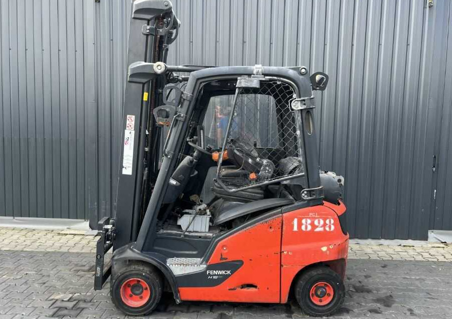 Linde H18T-01 - Chariot élévateur à gaz: photos 2 Linde H18T-01 - Chariot élévateur à gaz: photos 2