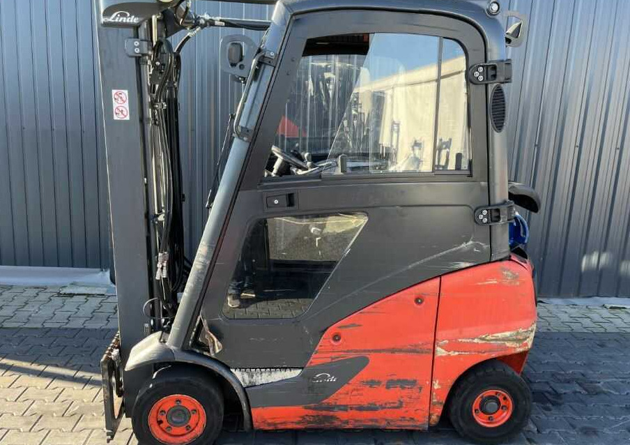 Linde H18T-01 - Chariot élévateur à gaz: photos 2 Linde H18T-01 - Chariot élévateur à gaz: photos 2