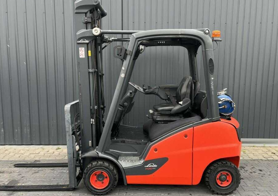 Linde H20T-01 - Chariot élévateur à gaz: photos 2 Linde H20T-01 - Chariot élévateur à gaz: photos 2