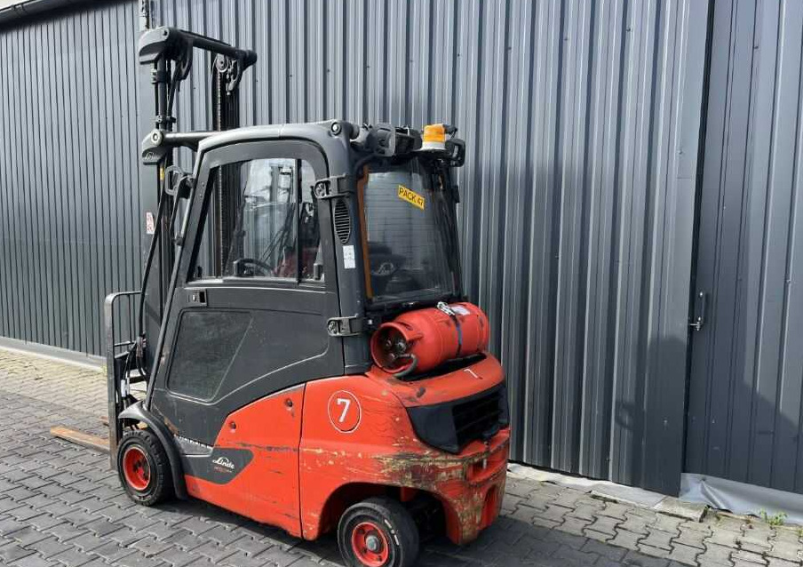 Linde H20T-01 - Chariot élévateur à gaz: photos 3 Linde H20T-01 - Chariot élévateur à gaz: photos 3
